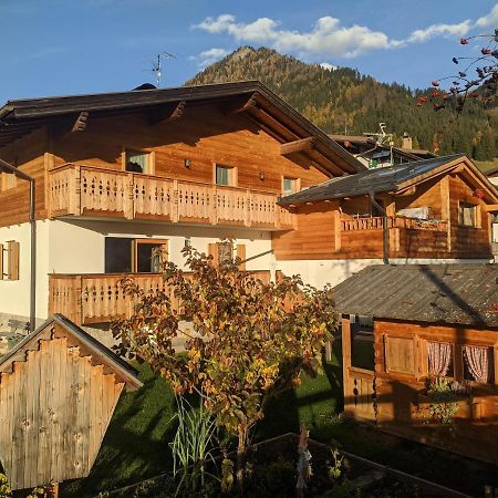Ferienwohnung Ciasa Giorgina Pozza di Fassa Exterior foto